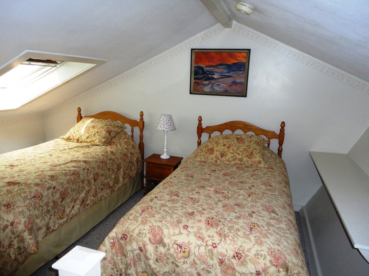 Unit 15 Loft with 2 twin beds