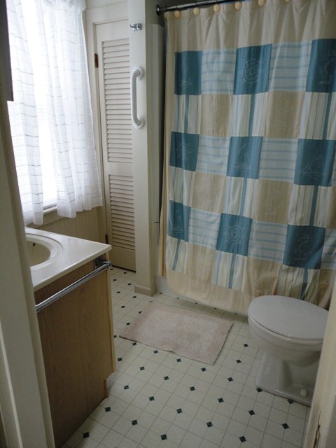 Unit 15 Master Bathroom